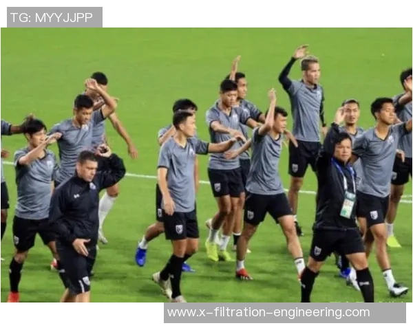 武汉足球队在邀请赛中的团队协作表现分析与点评